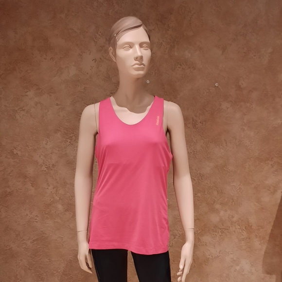 Reebok Tops - 🍒 Reebok Tank Top Large